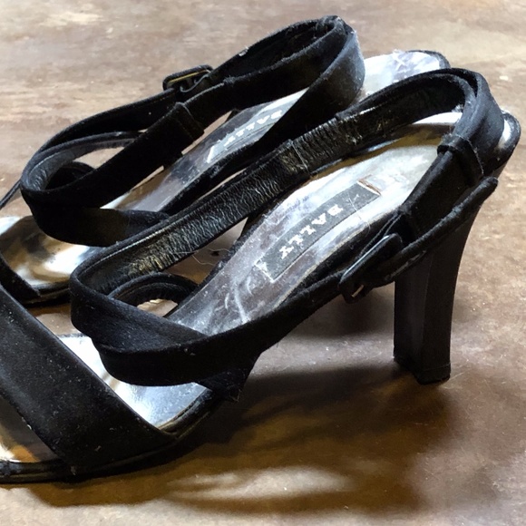 Heels - Picture 2 of 2